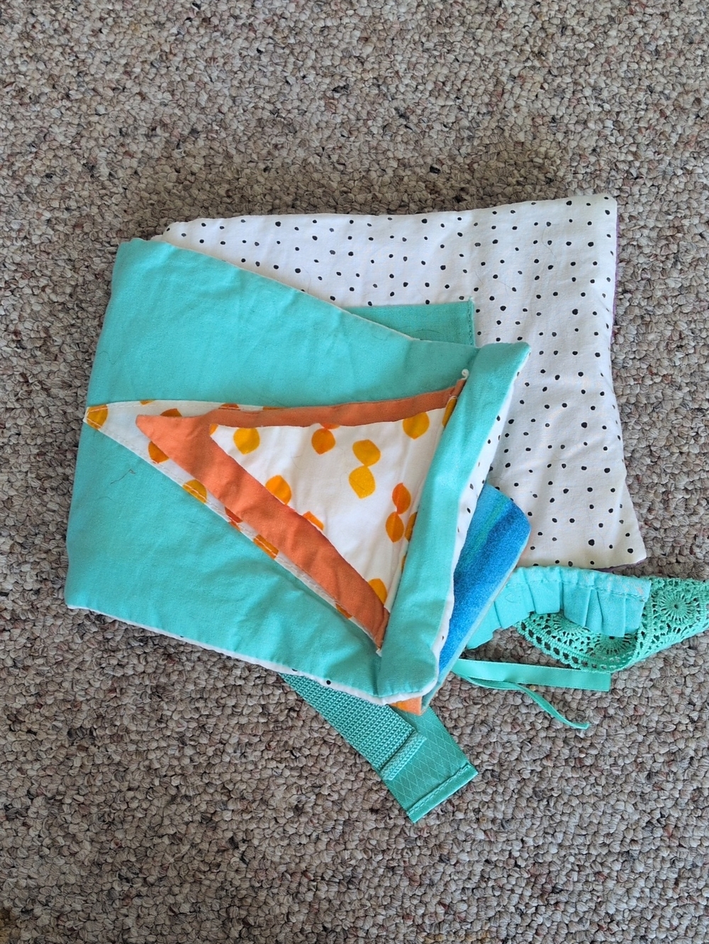 Lovevery Turquoise & Orange Dot Multi-Pattern Baby Sensory Book
